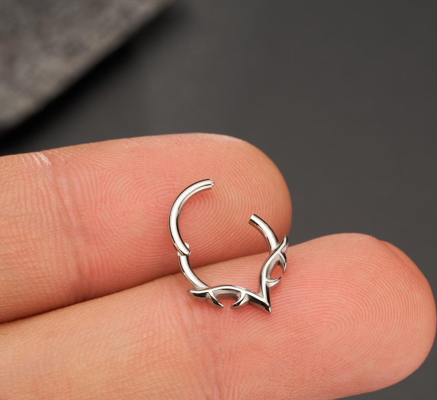 Blade Wing Septum Clicker/16G Surgical Steel V-Shaped Septum Ring/Gothic Nose Ring/Silver/Gold Daith/Helix Piercing